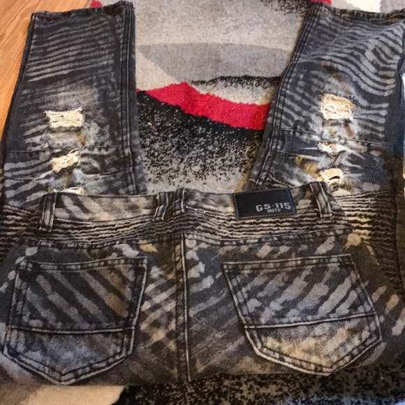 Black Rip Designer Jeans. - Picture 4 of 4